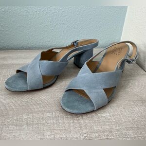 Naturalizer sling back sandal in light blue suede